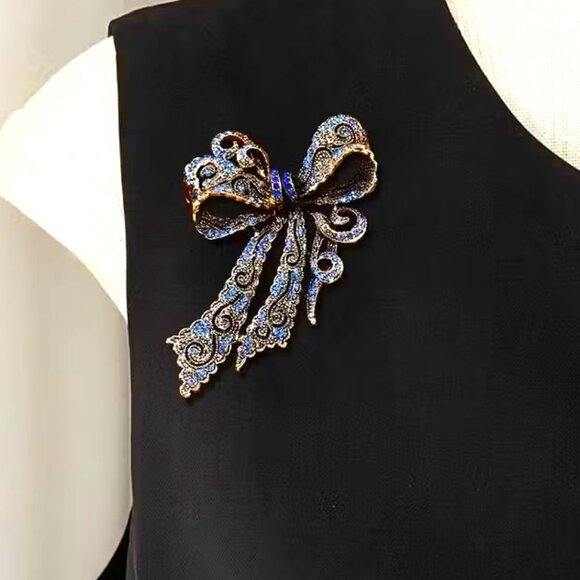 Bow Brooch Rhinestones LARGE Hollywood Glam Stylish Stunning Bold Statement NEW - Picture 5 of 5